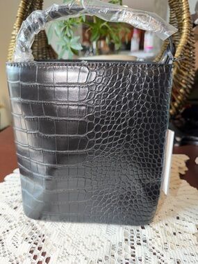 Croc-Textured Black Crossbody Bag